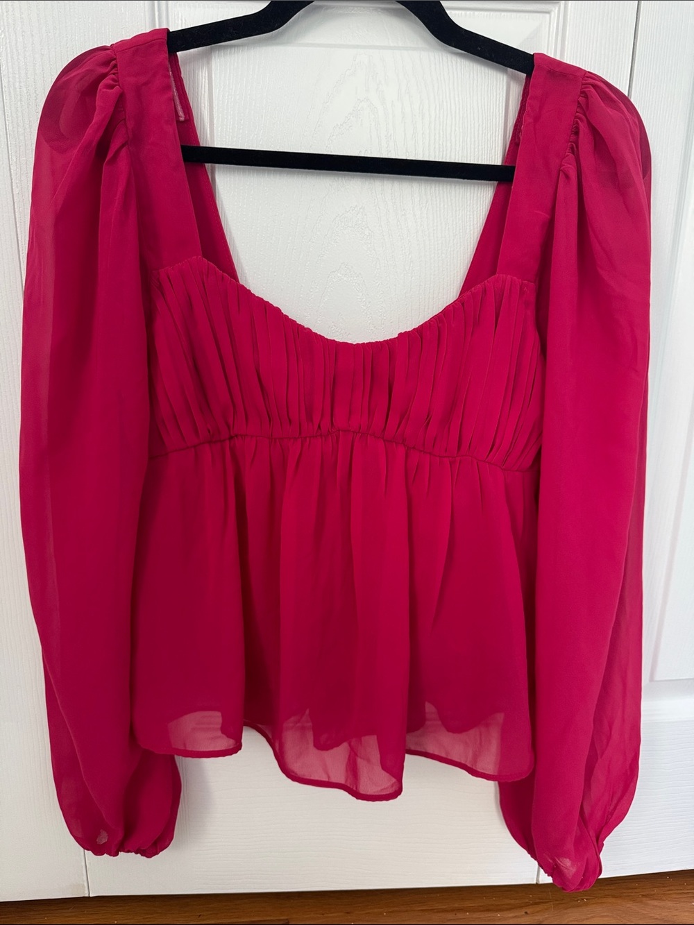 Abercrombie and Fitch Women’s Fuchsia Puff-Sleeve Peplum Top